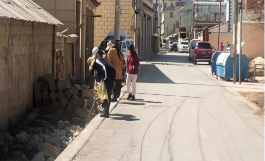 C:\Users\Administrator\Desktop\098fe8c7d2fe9eedf72d323f04ff01c.png C:\Users\Administrator\Desktop\098fe8c7d2fe9eedf72d323f04ff01c.png