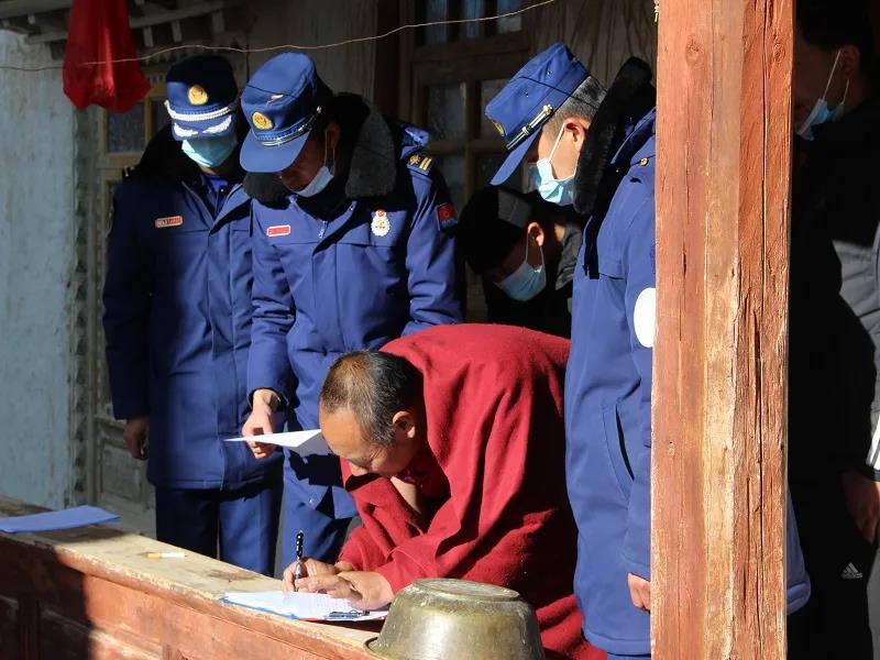 1644285910109059357.jpg 2.jpg