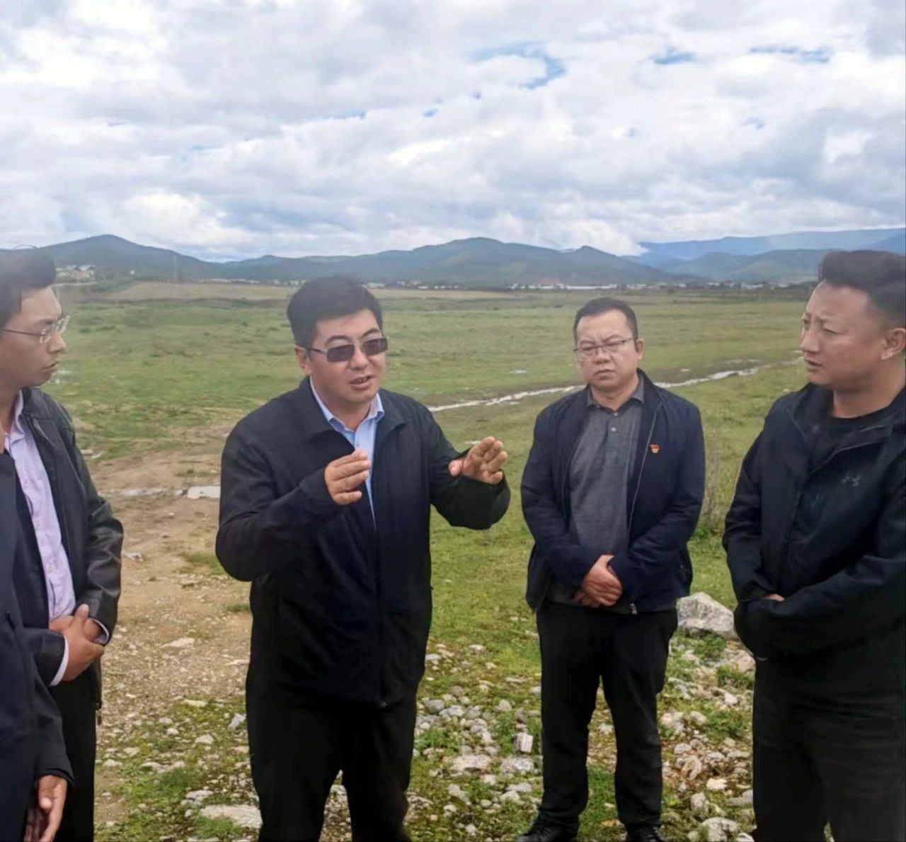 1693789001288009843.jpg 2.jpg