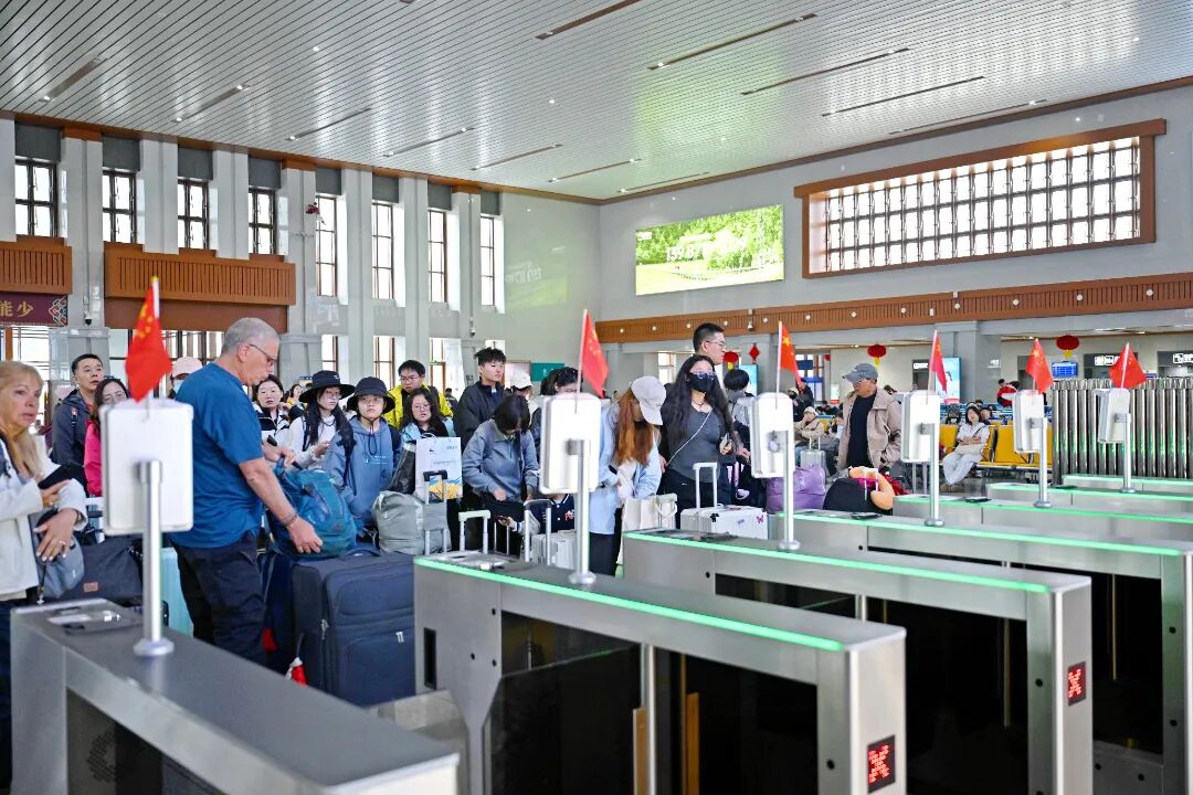 1760061171733092925.jpg 微信图片_2025-10-10_100200_106.jpg